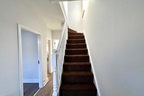 3 bedroom end of terrace house for sale, Selby Gardens, Southall UB1