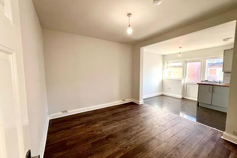 3 bedroom end of terrace house for sale, Selby Gardens, Southall UB1