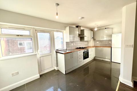 3 bedroom end of terrace house for sale, Selby Gardens, Southall UB1