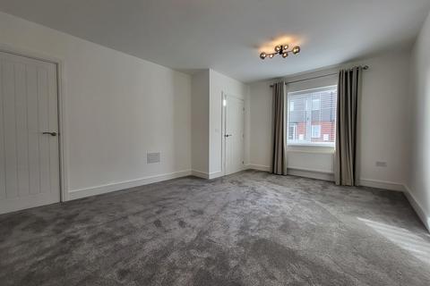 3 bedroom semi-detached house to rent, Clematis Drive, Stafford