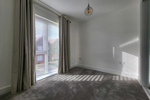 3 bedroom semi-detached house to rent, Clematis Drive, Stafford