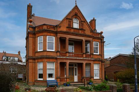 2 bedroom apartment to rent, Princes Road, Felixstowe IP11