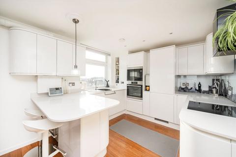 1 bedroom flat to rent, Shepherds Bush Green, London W12
