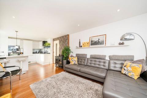 1 bedroom flat to rent, Shepherds Bush Green, London W12