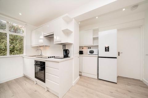 1 bedroom flat to rent, Shepherds Bush Green, London W12