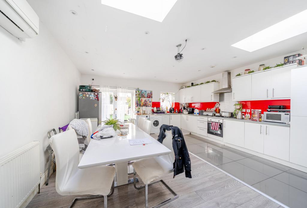 1383936 17 692998...