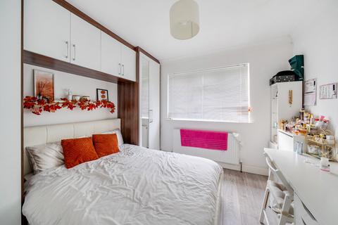 4 bedroom terraced house for sale, St. Pauls Avenue, Harrow HA3