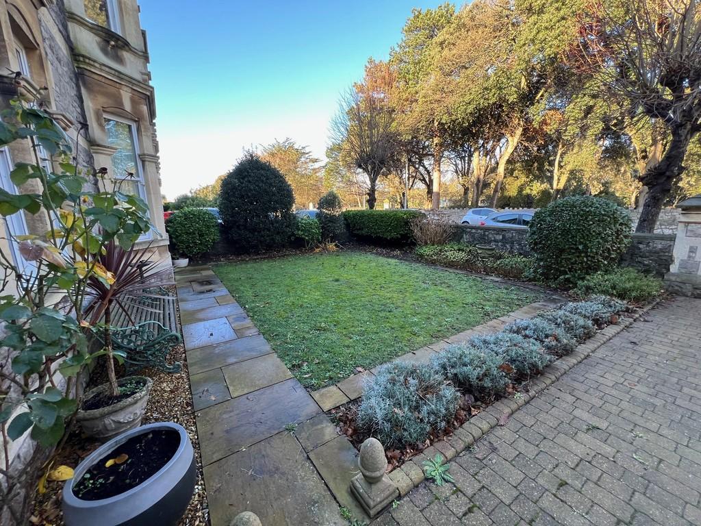 Clarence road front garden
