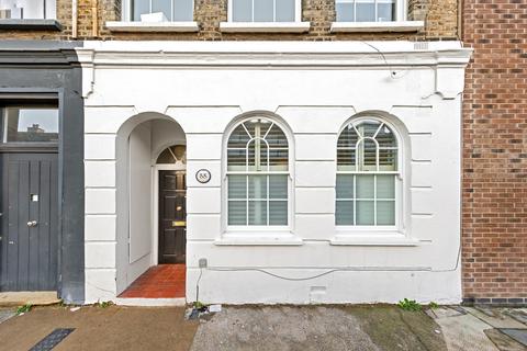 1 bedroom apartment to rent, 55a Wadeson Street