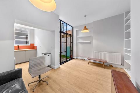 1 bedroom apartment to rent, 55a Wadeson Street