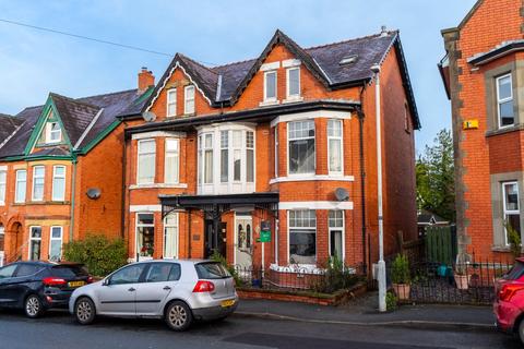 6 bedroom semi-detached house for sale, Dyffryn Road, Llandrindod Wells, LD1