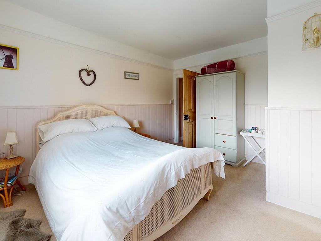 Hopes-Bedroom.jpg
