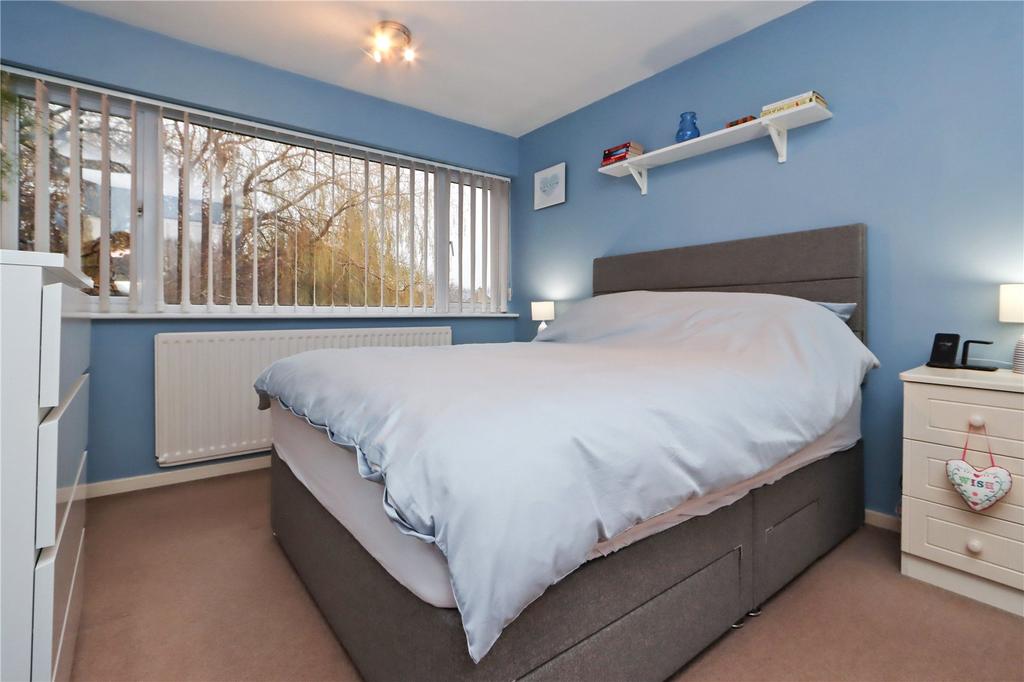 Bedroom 1 Pic 2