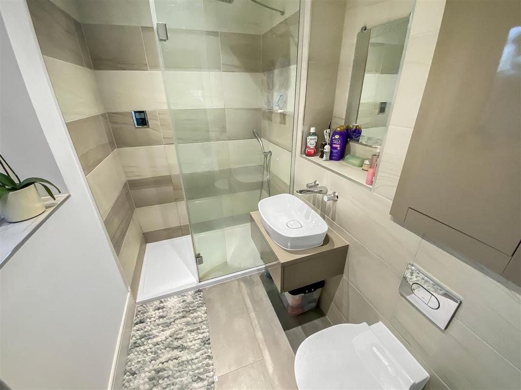En-Suite Shower Room/WC