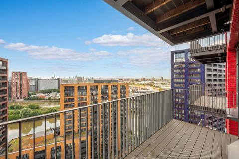 1 bedroom flat for sale, Defoe House, 123 City Island Way, London