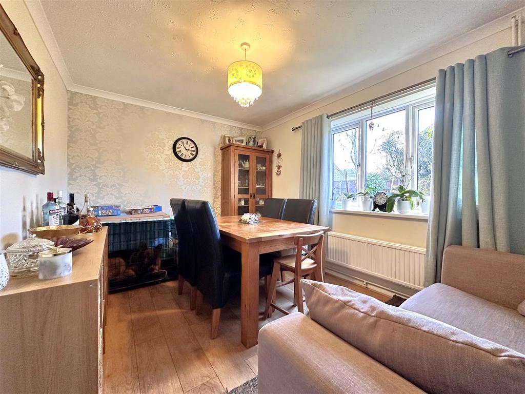 Dining Room 885