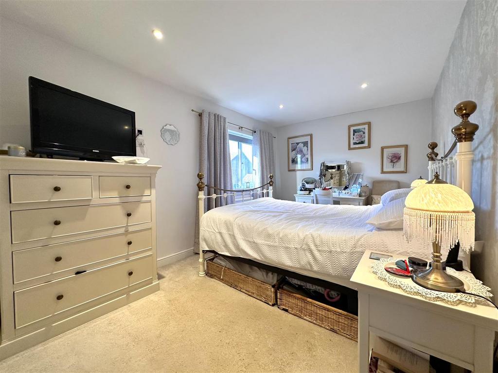 Master Bedroom 892