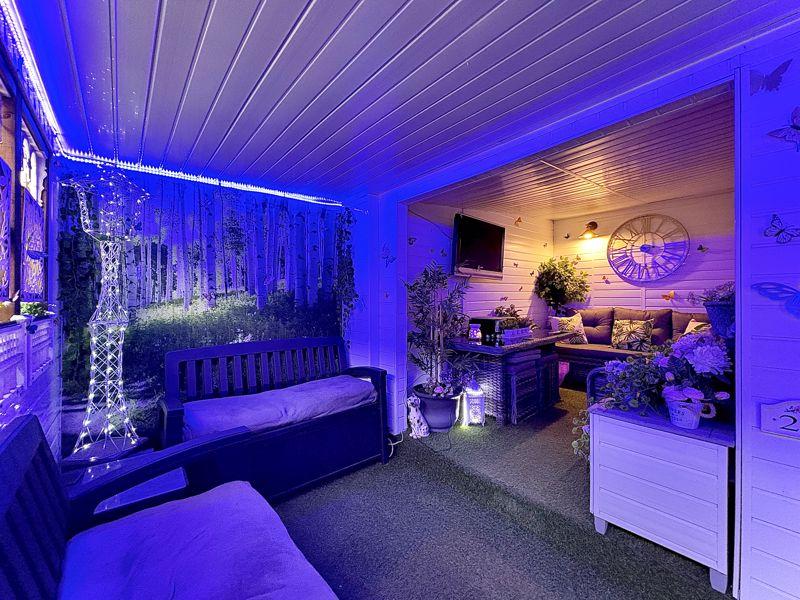 Summerhouse/entertainment room