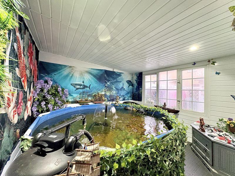 Summerhouse/entertainment room