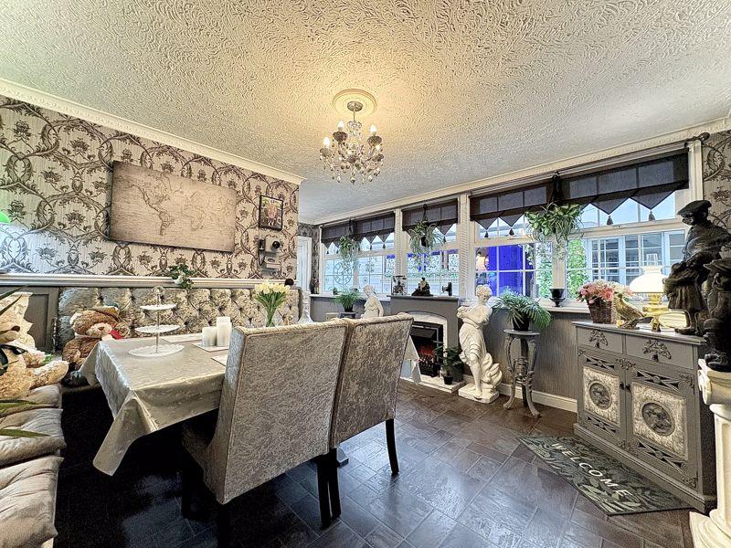 Dining room/out...