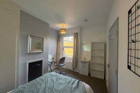 5 bedroom terraced house for sale, Priory Road, Exeter