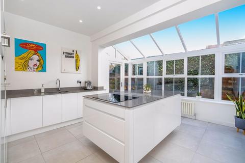 undefined, Heatherfield, The Broadway, Woodhall Spa