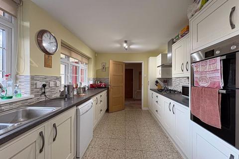 2 bedroom detached bungalow for sale, Cranfield Road, Burntwood, WS7 2DQ