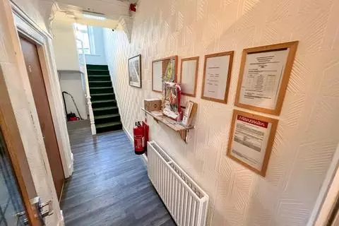 8 bedroom house of multiple occupation for sale - Vista 4