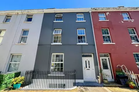 8 bedroom house of multiple occupation for sale - Vista 2