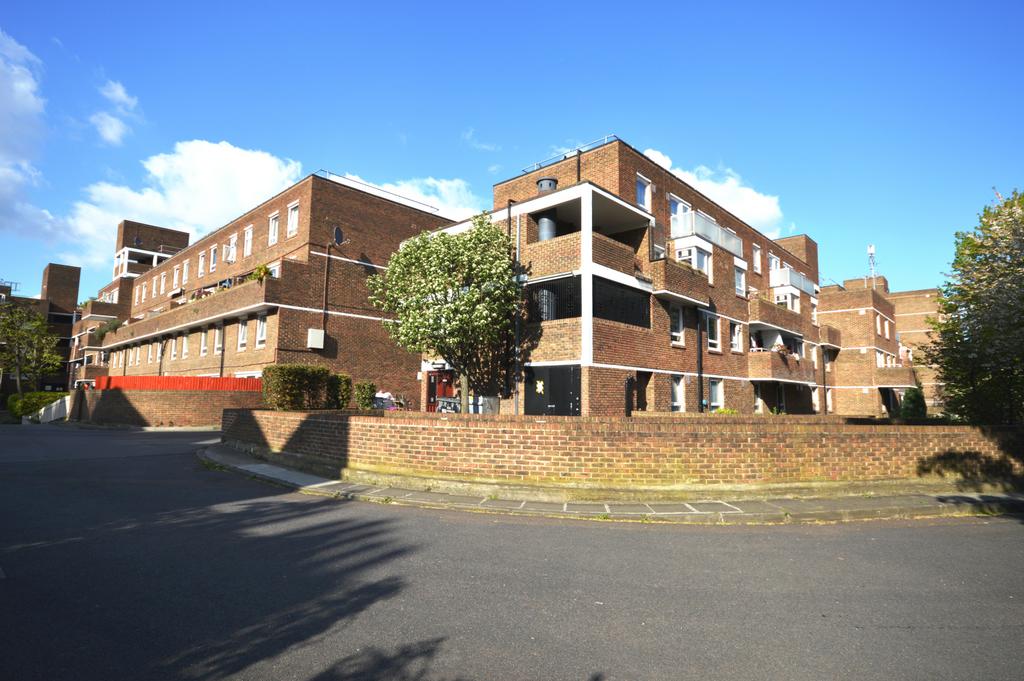 3 Double Bedroom Maisonette for Sale