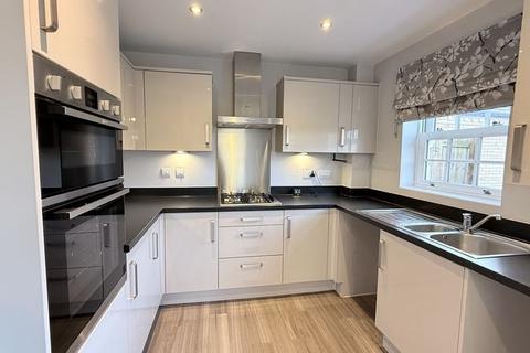 3 bedroom detached house to rent, Somning Close, Alconbury Weald