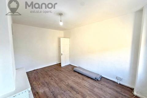 3 bedroom semi-detached house to rent, Comyns Road, Dagenham, RM9 6PB