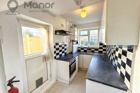 3 bedroom semi-detached house to rent, Comyns Road, Dagenham, RM9 6PB