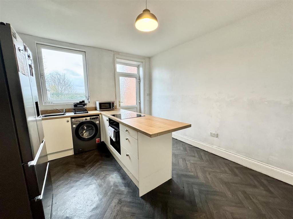 Dining kitchen