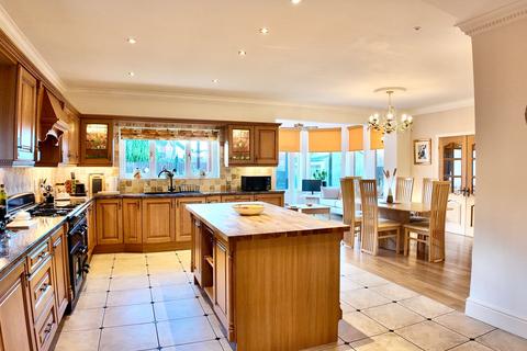 undefined, Gellideg Lane, Maesycwmmer, CF82