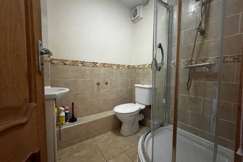 3 bedroom terraced house to rent, Church Road, Harold Wood, ROMFORD
