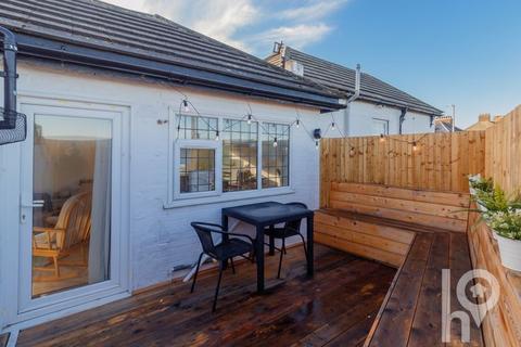 2 bedroom end of terrace house for sale, Marine Parade, Sheerness ME12