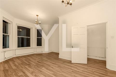 2 bedroom flat to rent, 15 Kidbrooke Park Road, Blackheath