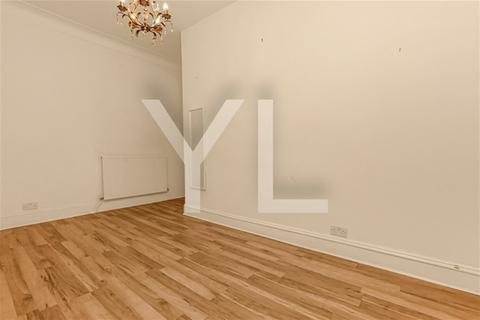 2 bedroom flat to rent, 15 Kidbrooke Park Road, Blackheath