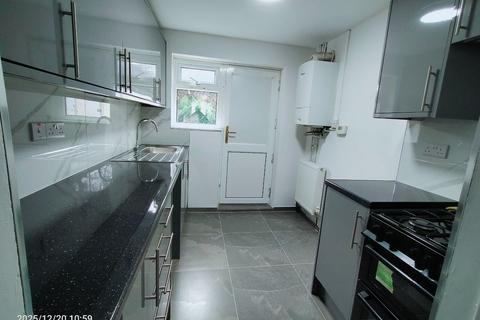 2 bedroom semi-detached house for sale, Kinross Avenue, Leicester