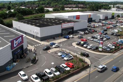 Retail property (high street) to rent, Ings Rd Wakefield WF1 1RN