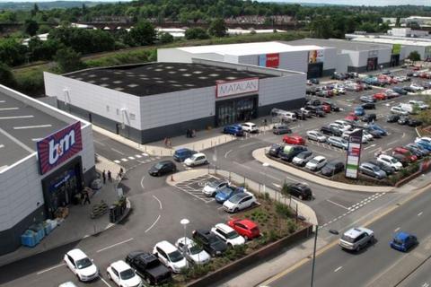 Retail property (high street) to rent, Ings Rd Wakefield WF1 1RN