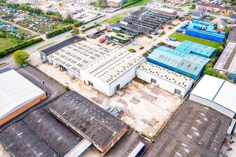 Factory to rent, Kelvin Rd Swindon SN3 3JW
