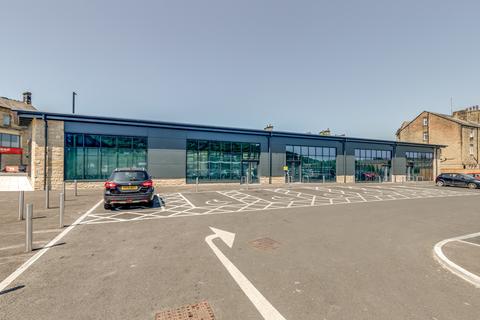 Retail property (high street) to rent, Keighley Keighley BD21 5JA