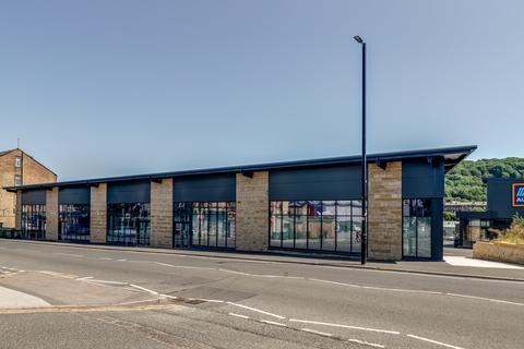 Retail property (high street) to rent, Keighley Keighley BD21 5JA