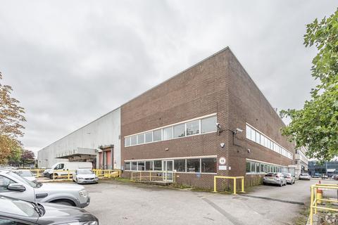 Distribution warehouse to rent, Bramble Rd Swindon SN2 8EZ