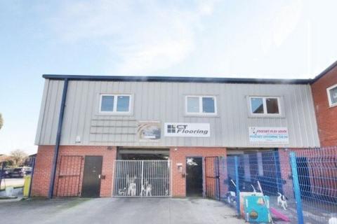 Industrial development to rent, Coal Pit Ln Manchester M46 0FY