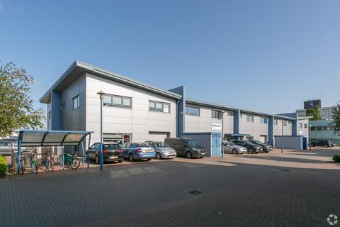 Industrial unit to rent, Greenbridge Rd Swindon SN3 3JW