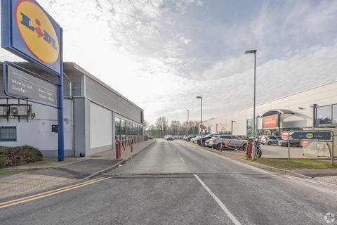 Retail property (high street) to rent, Barnfield Road Retail Park Swindon SN2 2DJ