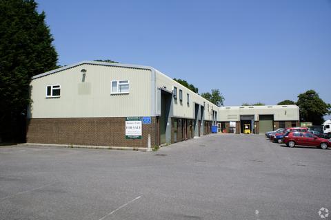 Warehouse to rent, Edinburgh Way Corsham SN13 9XN
